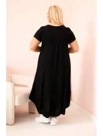 Dámske plus size šaty s krátkymi rukávmi a volánom z ľahkej viskózy čiernej farby Dámske plus size šaty s krátkymi rukávmi a volánom z ľahkej viskózy čiernej farby
