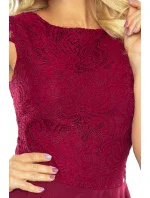 Rozšírené šaty s čipkou v bordovej farbe model 5488747 Rozšírené šaty s čipkou v bordovej farbe model 5488747