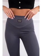 Pruhované legíny v grafitovej farbe