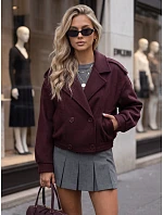 Krátky dámsky dvojradový kabát v bordovej farbe FashionStreet TY6024 Krátky dámsky dvojradový kabát v bordovej farbe FashionStreet TY6024