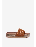 Klapki Damskie Na Platformie Z Klamrą I Ćwiekami Camel Nusithia