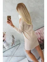 Rukoväť s béžovými šatami s potlačou