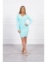 Šaty so zlatou retiazkou mint