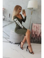 Otrhané khaki šaty