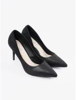 Pekné dámske lodičky čiernej farby na ihlovom podpätku Pekné dámske lodičky čiernej farby na ihlovom podpätku