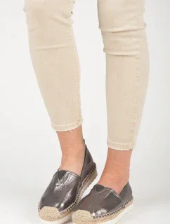 Nazúvacie šedej lesklé poltopánky