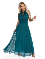 662-4 Elegantné večerné maxi šaty s výstrihom za krkom, tylom a viazaním v páse – zelené 662-4 Elegantné večerné maxi šaty s výstrihom za krkom, tylom a viazaním v páse – zelené