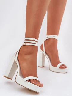 Sandále na podpätku model 212819 Krok vo veľkom štýle