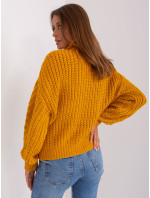 Tmavo žltý dámsky oversize sveter s rolákom