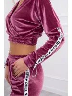 Velúrová súprava s nápisom Queen tmavo ružová