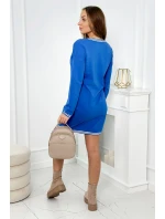 Šaty s vreckami a véčkovým výstrihom v chrpovo modrej farbe Šaty s vreckami a véčkovým výstrihom v chrpovo modrej farbe