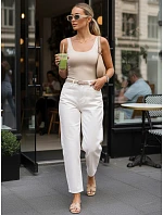 Dámske džínsy s opaskom a vysokou sedmičkou v bielej farbe FashionStreet UY3062 Dámske džínsy s opaskom a vysokou sedmičkou v bielej farbe FashionStreet UY3062