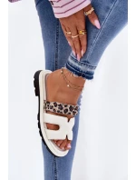 Skórzane Klapki Damskie Z Rzepem Panterka Vinceza 66769 Jasnobeżowe