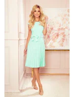 LILA - Plisované dámske šaty v mätovej farbe s krátkymi rukávmi 311-9 LILA - Plisované dámske šaty v mätovej farbe s krátkymi rukávmi 311-9