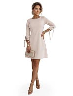 195-12 ALICE Trapézové mini šaty s mašľou a viazanými rukávmi - béžové