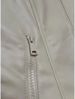 Svetlo béžová dámska bunda z ekokože so stojacím golierom J Style (11Z8131) Svetlo béžová dámska bunda z ekokože so stojacím golierom J Style (11Z8131)