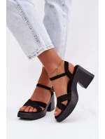 Sandále na podpätku model 225108 Vykročte štýlovo Sandále na podpätku model 225108 Vykročte štýlovo