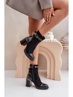 Botki Damskie Ocieplane Na Obcasie Słupku Z Ozdobną Klamrą D&A MR880-085 Czarne