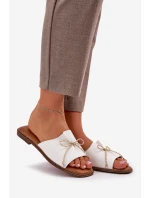 Klapki Na Płaskiej Podeszwie Z Ozdobną Kokardką Białe Deonelis