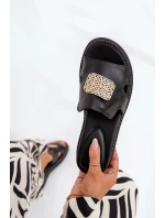 Klapki Damskie Na Koturnie Eko Skórzane Z Ozdobą Czarne Sarela