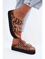 Lakované dámske papuče na platforme so zlatými sponami Lee Cooper LCW-26-35-4459L Black