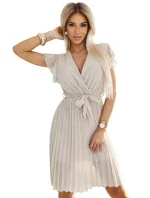 424-7 Šifónové plisované šaty s výstrihom a volánmi - BEACH 424-7 Šifónové plisované šaty s výstrihom a volánmi - BEACH