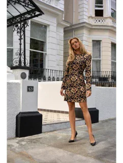 M756 Šaty s potlačou a modelovacími stehmi - model 1