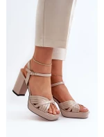 Dámske lakované sandále na vysokom podpätku Béžová D&A