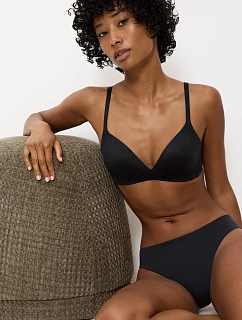 Triumph - Body Make-Up Soft Touch: vystužená podprsenka s 3D Breeze penou Triumph
