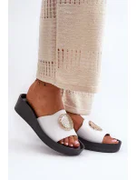 Model topánok na klinoch 198478 Krok v štýle Model topánok na klinoch 198478 Krok v štýle