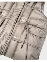 Dámska páperová bunda bez rukávov s kapucňou Goodlookin beige (B8600-12) Dámska páperová bunda bez rukávov s kapucňou Goodlookin beige (B8600-12)
