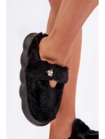 Futrzane Kapcie Z Małą Broszką Czarne Primaria