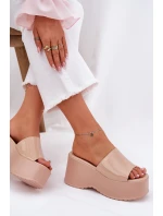 Lakierowane Klapki Damskie Na Platformie I Koturnie Beżowe Nellevia