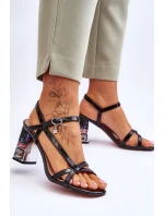 Lakierowane Sandałki Na Ozdobnym Słupku D&A CR-232 Czarne