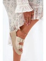 Klapki Damskie Na Koturnie Z Plecionką I Klamrami Beżowe Pasinea