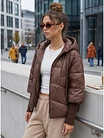 Krátka dámska prešívaná bunda s kapucňou, hnedá, FashionStreet TY5766 Krátka dámska prešívaná bunda s kapucňou, hnedá, FashionStreet TY5766