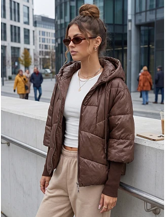 Krátka dámska prešívaná bunda s kapucňou, hnedá, FashionStreet TY5766 Krátka dámska prešívaná bunda s kapucňou, hnedá, FashionStreet TY5766