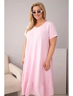Dámske plus size šaty s krátkymi rukávmi a volánom z ľahkej viskózy v cukríkovo ružovej farbe Dámske plus size šaty s krátkymi rukávmi a volánom z ľahkej viskózy v cukríkovo ružovej farbe