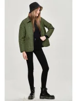 Tenká zelená dámska bunda s ozdobným prešívaním (JIN226)