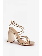 Sandále na podpätku model 193938 Krok vo veľkom štýle