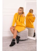 Šaty s kapucňou a bočným rázporkom broskyňové