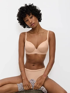 BODY MAKE-UP SOFT TOUCH - hladká podprsenka s ľahkými vypchávkami a kosticami Triumph