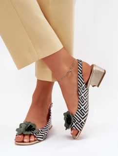 Skórzane Sandały Damskie Na Klocku Z Ozdobnym Kwiatem Laura Messi 2973 Biało-Czarne