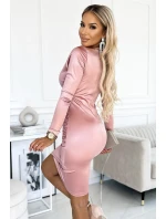 477-1 Saténové šaty s obálkovým výstrihom a dlhými rukávmi - BRUCE ROSE