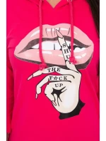 Šaty s dlhším chrbtom a farebnou potlačou fuchsiovej farby