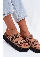 Lakované dámske papuče na platforme so zlatými sponami Lee Cooper LCW-26-35-4459L Black