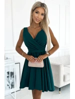 478-3 MAYA Šaty s dlhším zadným dielom, výstrihom a opaskom - BOTTLE GREEN 478-3 MAYA Šaty s dlhším zadným dielom, výstrihom a opaskom - BOTTLE GREEN