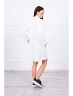 Šaty s kravatou bielej