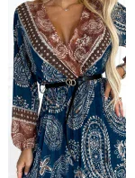 510-1 Plisované midi šaty s výstrihom, dlhými rukávmi a čiernym opaskom - modro-hnedý vzor 510-1 Plisované midi šaty s výstrihom, dlhými rukávmi a čiernym opaskom - modro-hnedý vzor