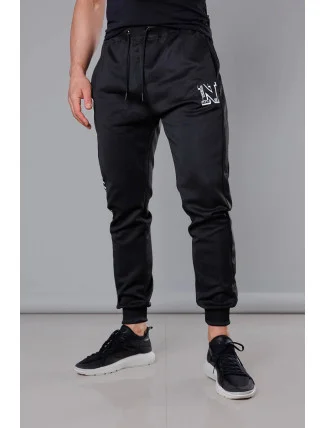 Čierne pánske teplákové nohavice s potlačou (8K178-3) Čierne pánske teplákové nohavice s potlačou (8K178-3)